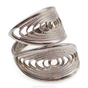Vintage SARAH COVENTRY "Caress" Silver Tone Openwork Filigree Wrapped Ring